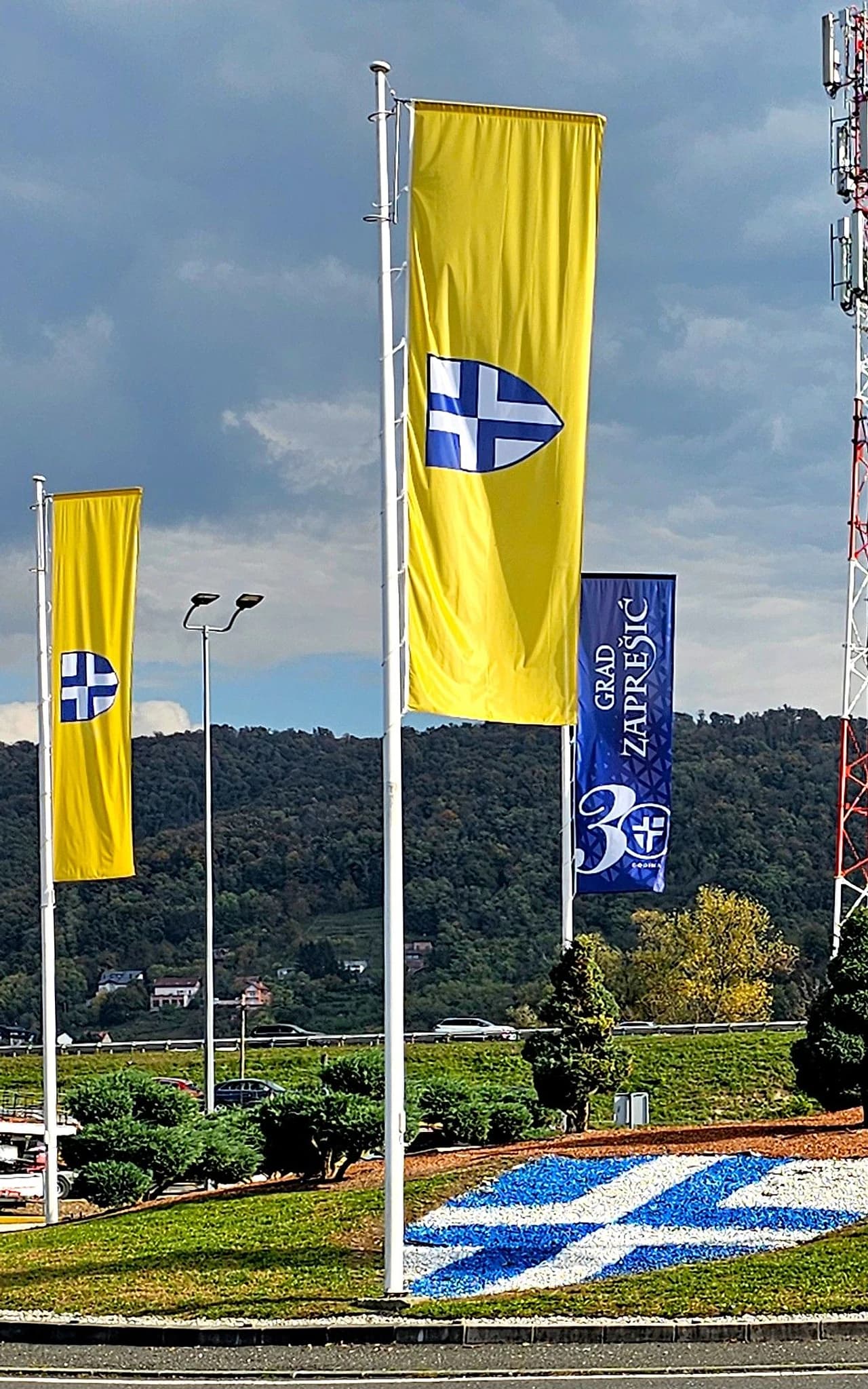 Zastave Grada Zaprešića na uređenom kružnom toku