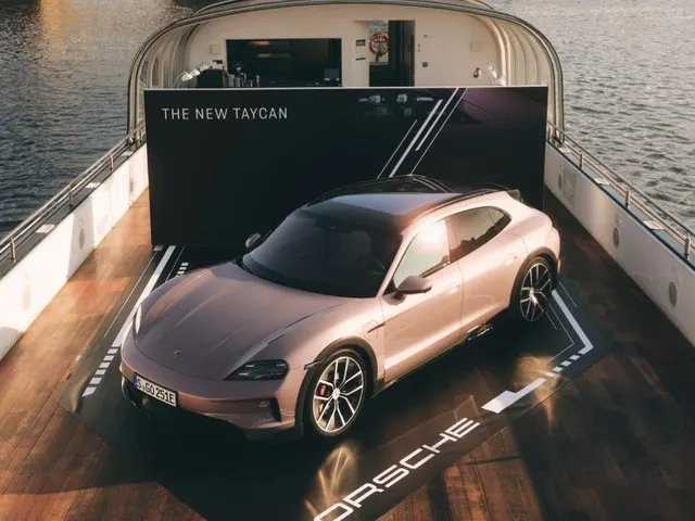 BIG LEDUP zid uz Porsche Taycan