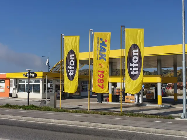 Zastave izrađene za Tifon
